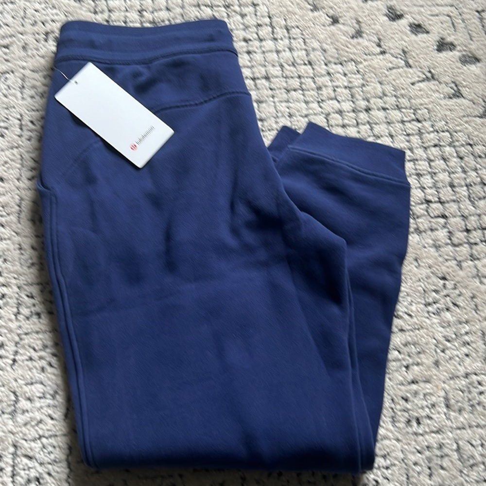 NWT Lululemon scuba joggers size 12